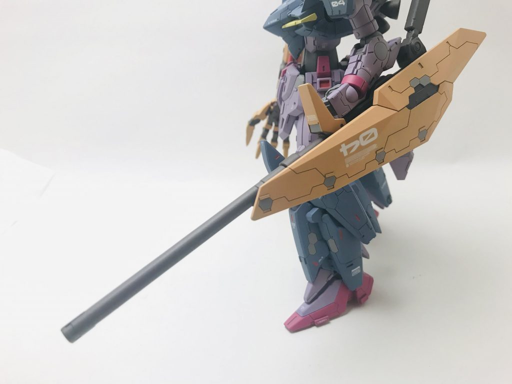 完成して気づきました。構えると数字が逆になります。ミスです笑 ちなみに数字は適当に決めました。悪役っぽいから不吉な4とかそんな具合です。