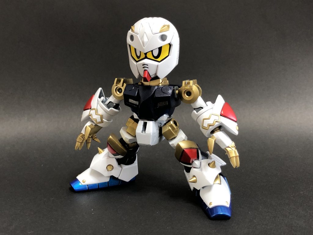 軽装モード。元の素体にCSフレームを仕込みました。先達のCSフレーム組み込みをベースにさせて頂き、フトモモを短くしています。