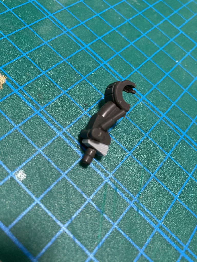 腰の延長。S字立ちになるようにやや傾斜を変えて見ました