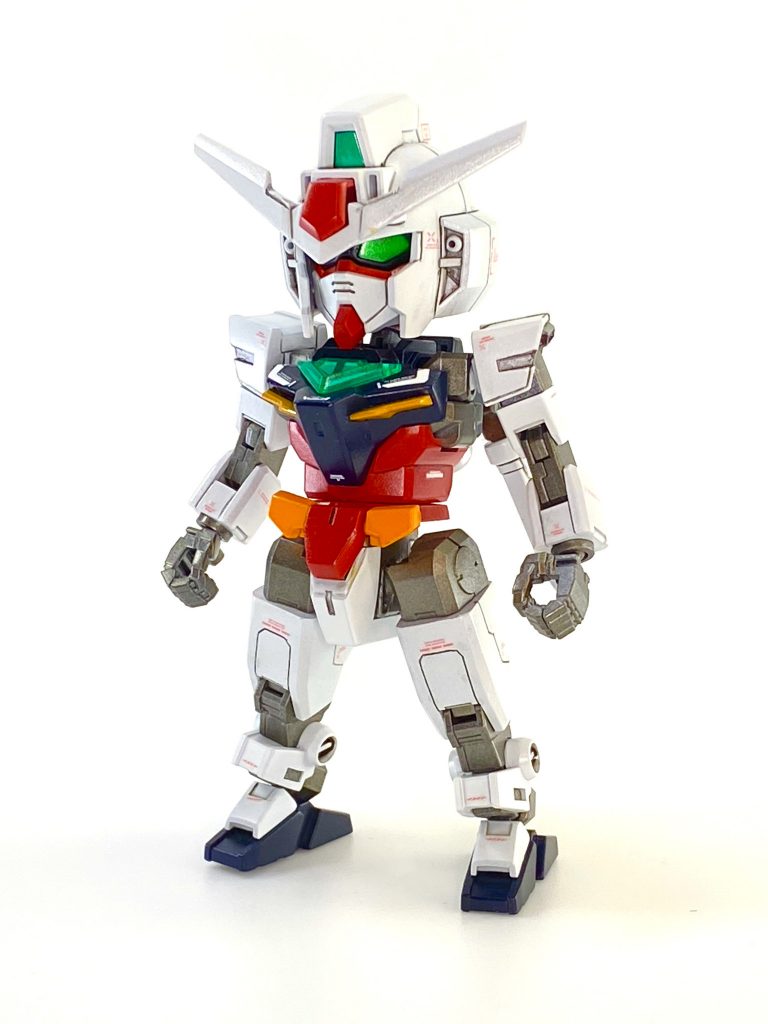 頭部と胸部以外はHGを使用。股関節の位置を上げ、上腕と大腿部、膝関節をそれぞれ短縮し、頭身のバランス調整しました。