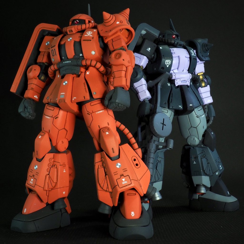 黒い三連星機とのツーショット。もっとバリエーションを並べて行きたいです。