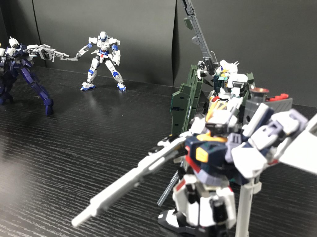 νsガンダム「話せる…あれはリーダーか」サバーニァー「ふん、リーダー格などわたちが…」サバーニァー「ふん！リーダー格など私が倒してあげよう！」νsガンダム「フッ」サバーニァー「ッ…」