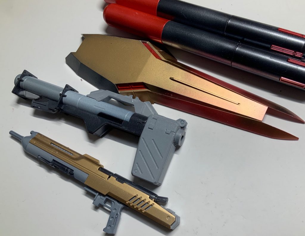 武器、盾類はレッドゴールドとアイスシルバーでまとめてみました