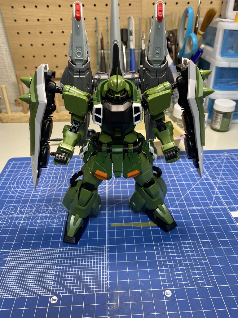 素組みです。すでにめっちゃカッコいいですよね?!