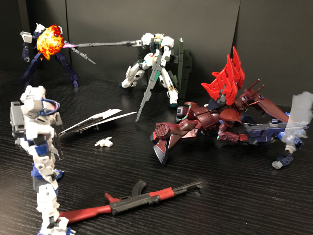 ディジェ「頭部が弱点だ！」サバーニァー「ミダレウツゼェ！」ディジェ「頭部を！な！」二人はライフルや格闘を華麗な動きをしながらものすごい勢いで、無双して行き…