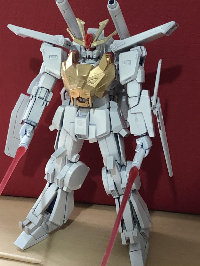 頭部のアンテナも付け替え可能です。