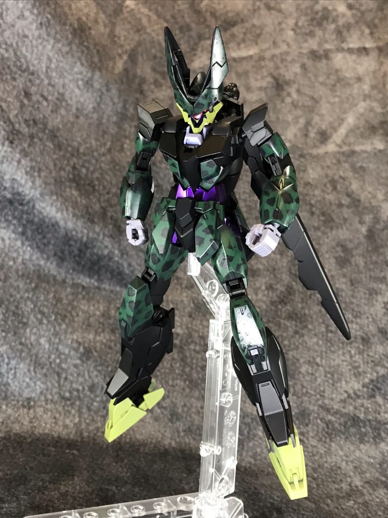 GBNに残ったアルスの完璧な強さを求める細胞から生まれたアルスCガンダム。幾多のバトルを目の当たりにし、技やスキルを習得。特にトップランカーの技術を尽く吸収することで、圧倒的な姿を手に入れた。完璧な完全体へと進化をとげたのだ。