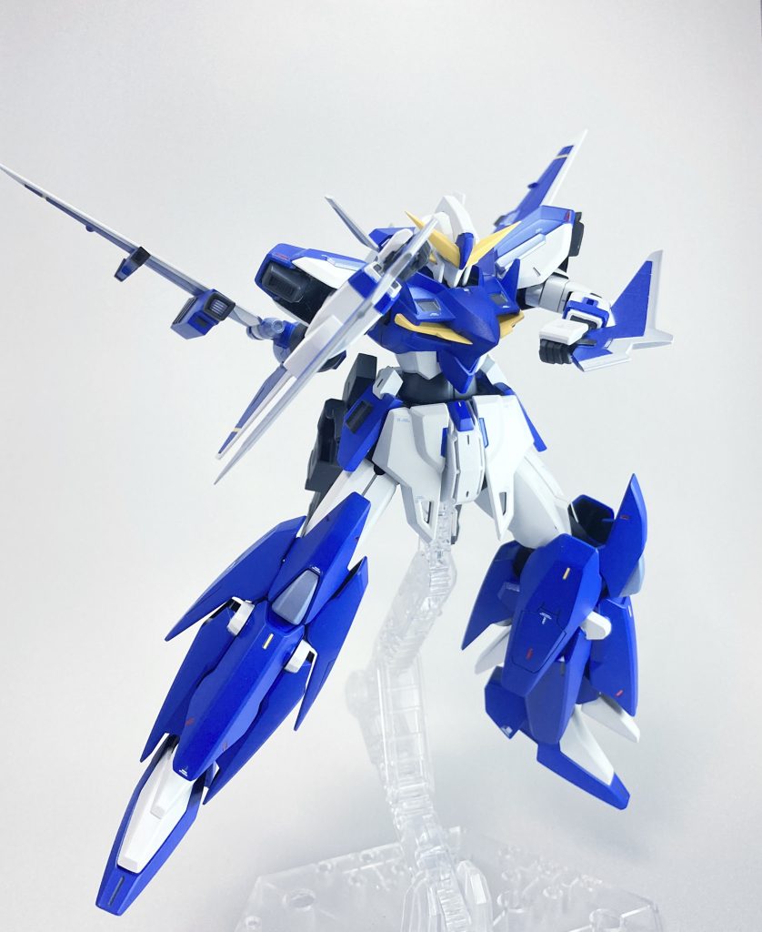 高速で接近してトンファーブレードで攻撃!