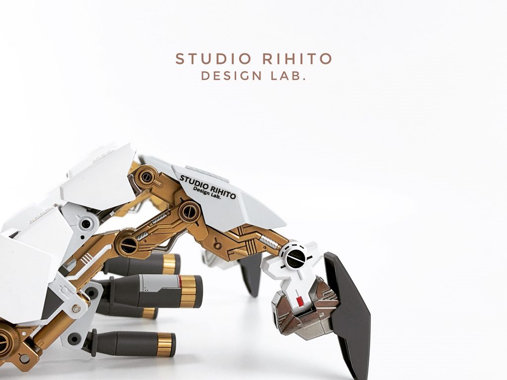 エッチングのマイナスモールド、シルバーカーボン柄のディテールなど細かい箇所まで拘りました。