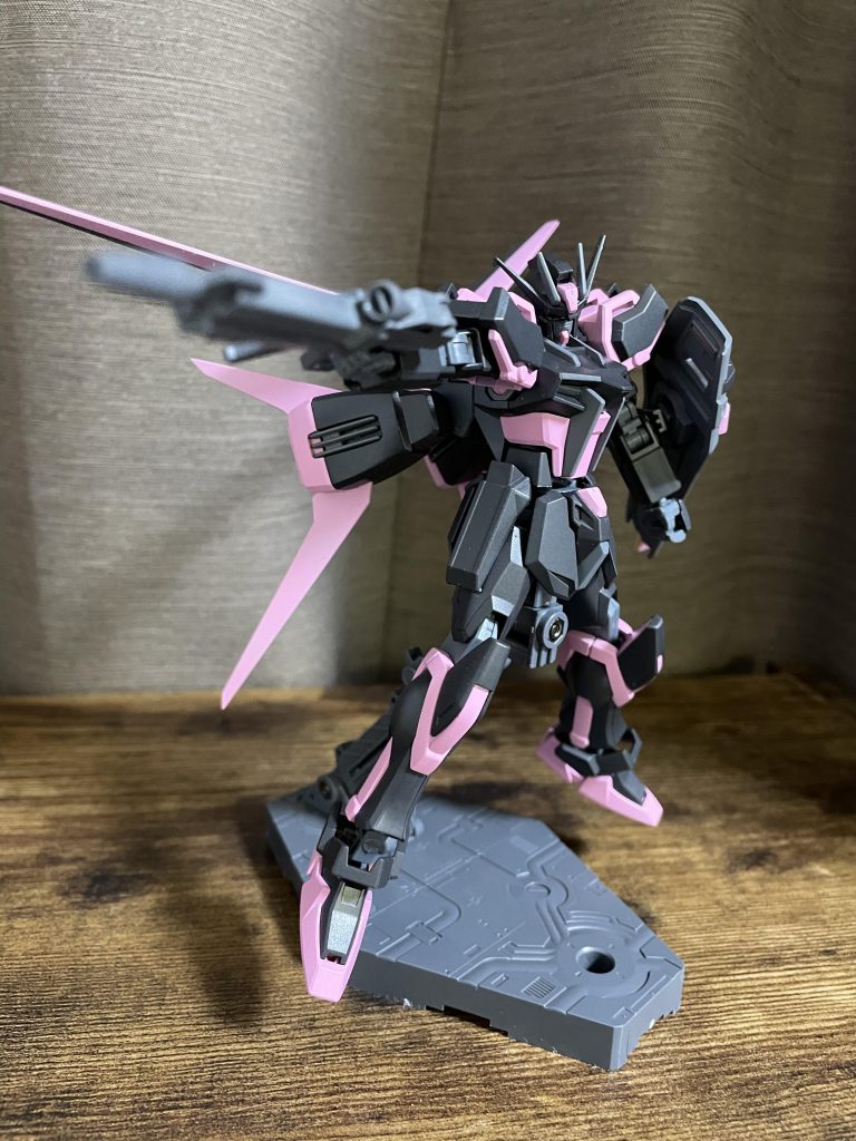 せっかく黒いんだから少しダークな雰囲気も！