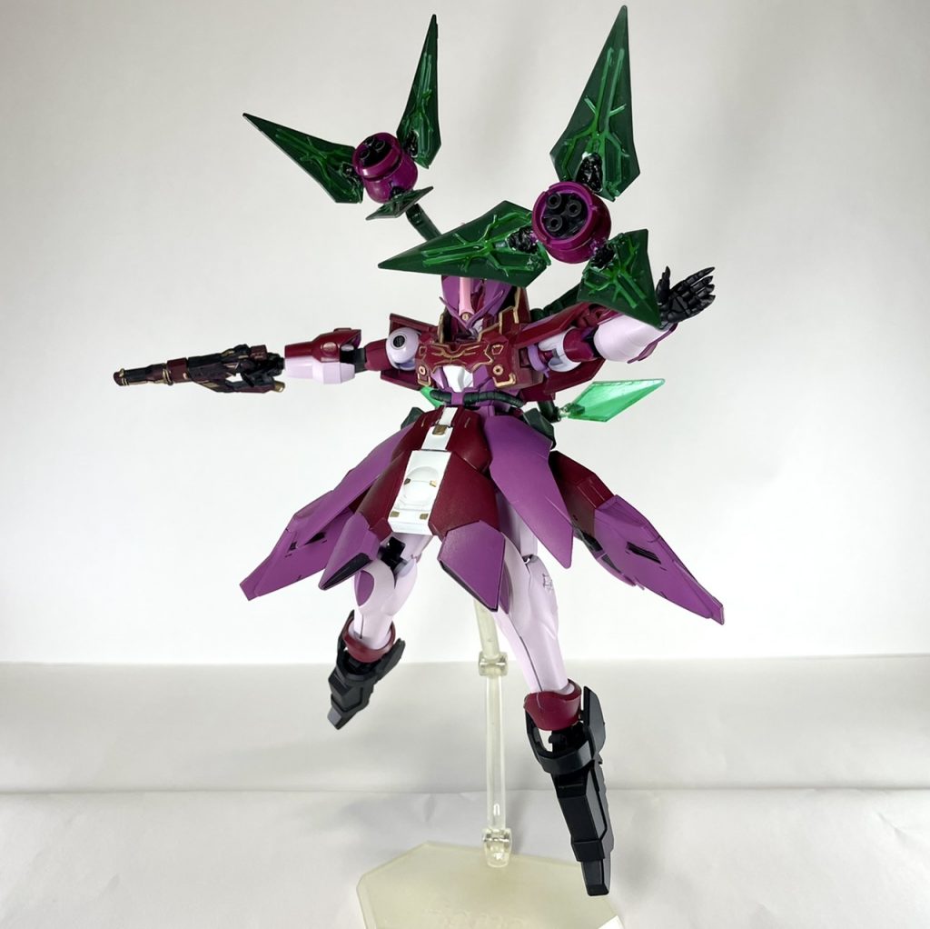 花びらの基部はローゼンズールのクロー部を使用してるのでビームの発射が可能です葉はトップコート失敗して塗り直した為、ちょっと汚くなってしまいました…