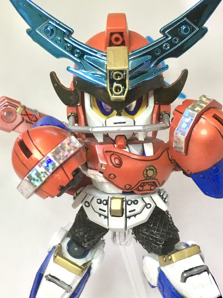 箱絵のポーズ。グローブは100均のマグネットミニを接着。拳側にヘアピンを接着して磁力取り付けとしました。