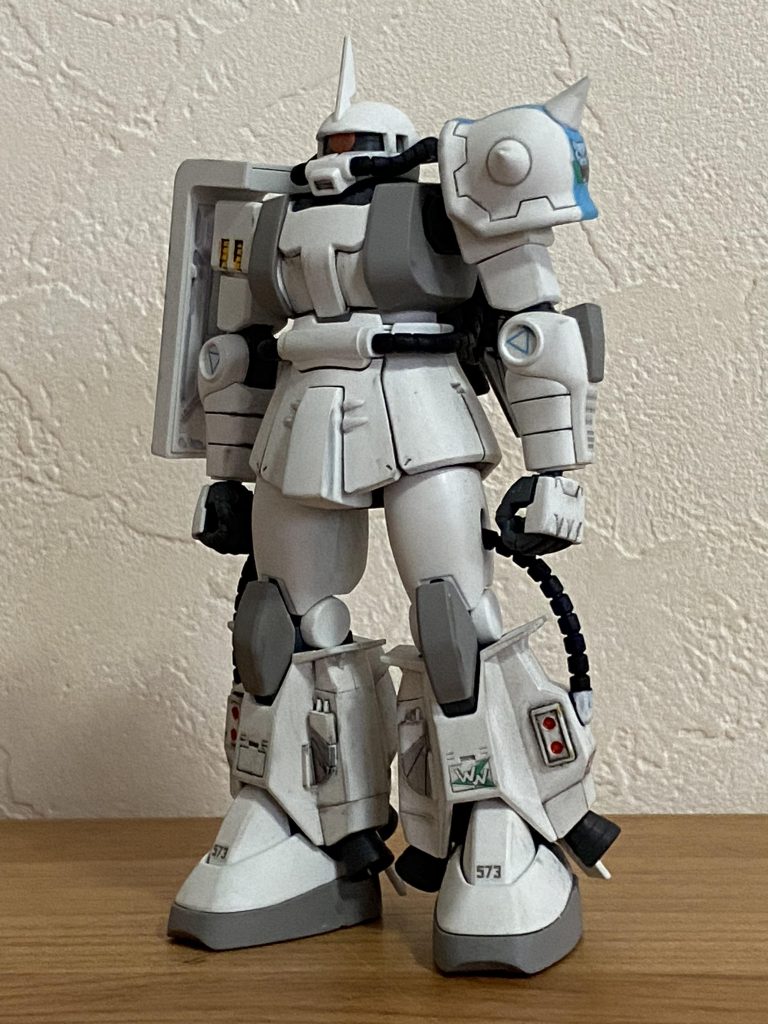 上半身作りかけの状態からのバトンタッチ。