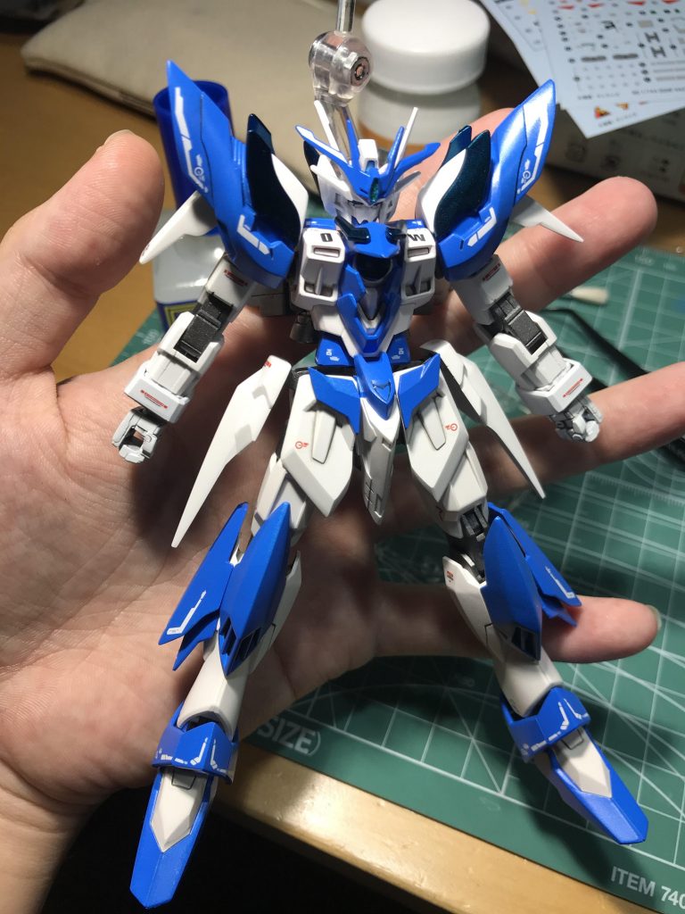 今回、デカールにもこだわっています。RG デスティニーガンダムの水転写式をメインにさまざま使いました。