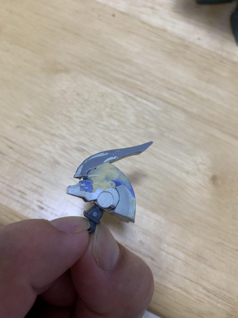 削ってパテ埋めして作りました