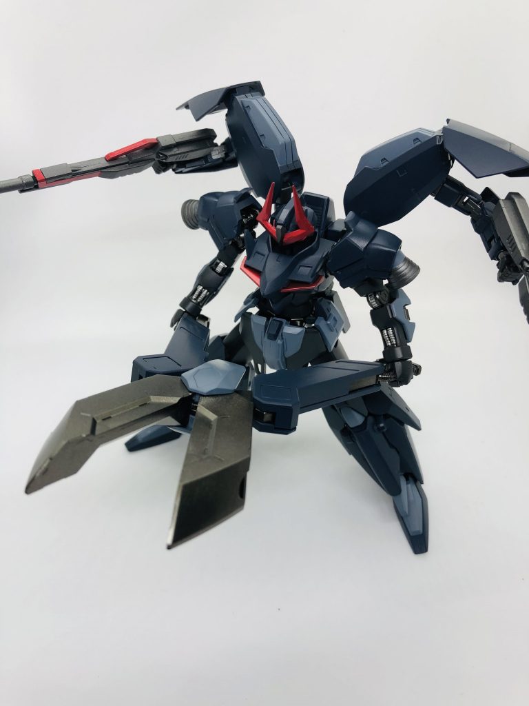 シザース可変型リアアーマーで敵機を挟み、粉砕!シールドとしても可能🤔