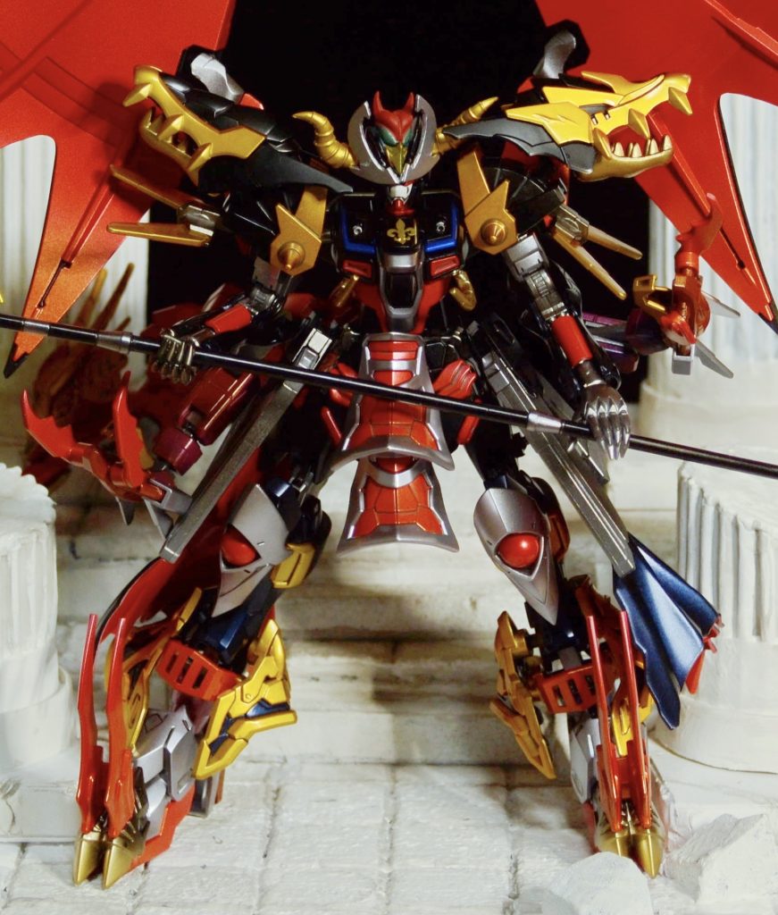 ジャスティスナイトをベースに、三国創傑伝やバルバトスルプスのパーツをミキシング。腕部には、ジーアンアルトロンのパーツも組み込み、制作にあたってアルスが無印ダイバーズの世界からも参考にしている意味合いを持たせています。