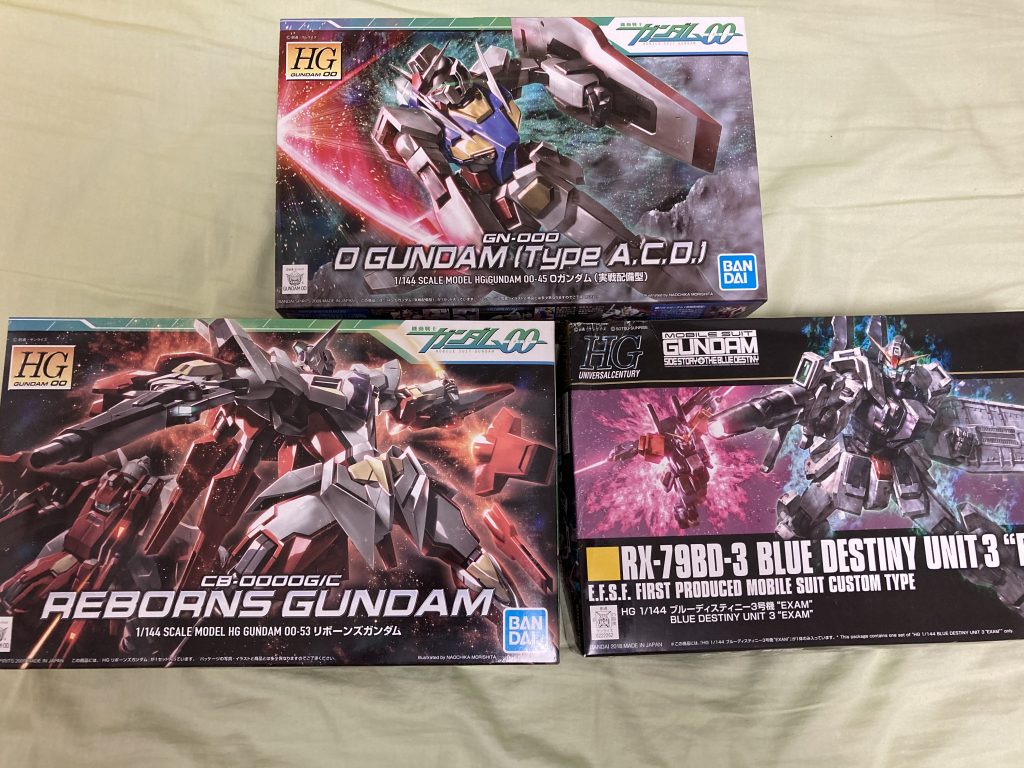 仕様キットはこの3つに、昔ブンドドしまくってくたびれてたダブルオーガンダムとオーライザーです。