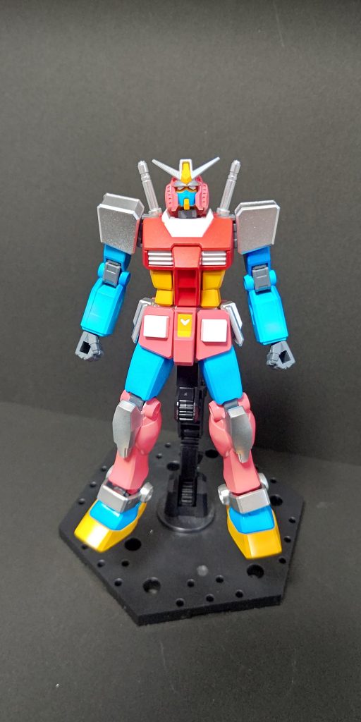 ↑は前回ガチャ塗り(ガチャガチャ感覚でランダムに塗料を抽選)したもの前回いまいちだったクリアブルーを一度落として、桜ミクヘアピンクで塗り直し