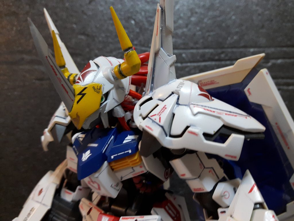 グレイモンのパーツは塗装してあります。  