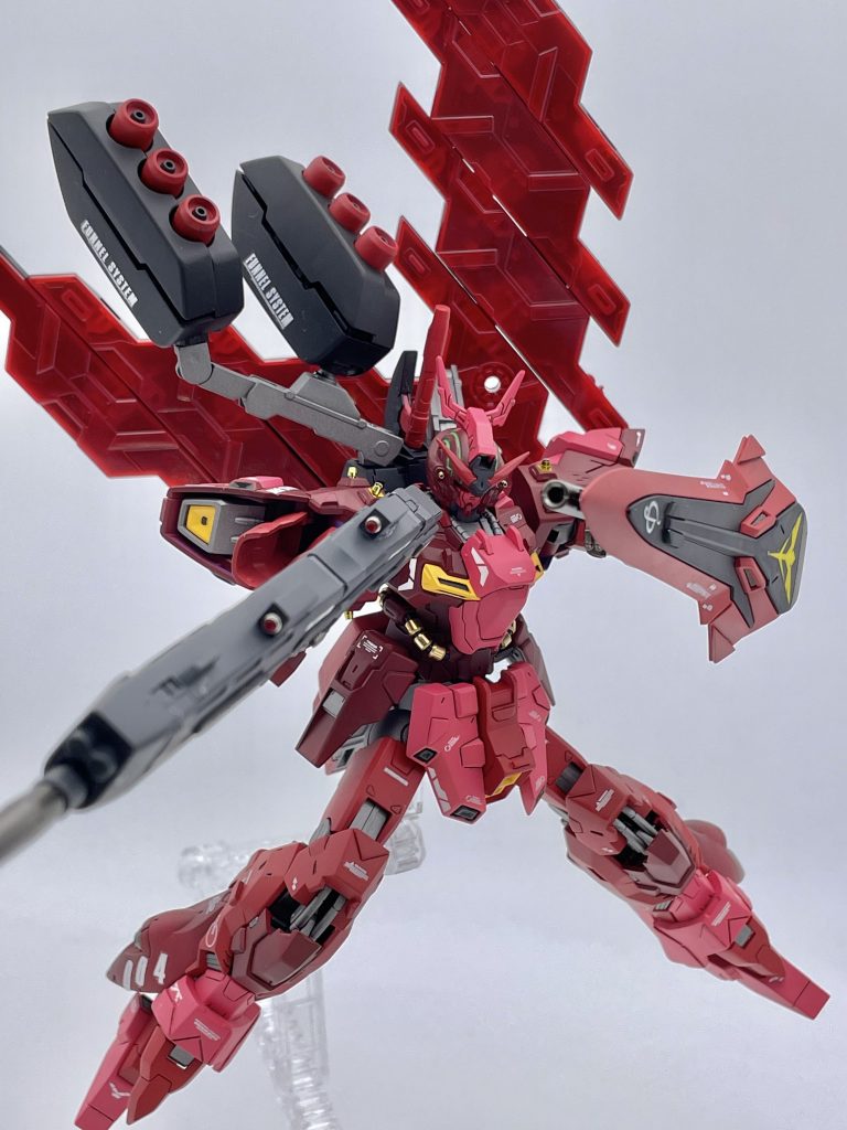 適当にポージングを。コンテナ展開させて、ファンネル射出形態に。