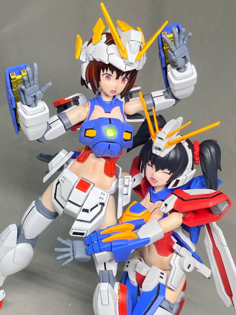 姉妹ができて嬉しいご様子。元ネタ的には、シャイニングが姉になるのでしょうが、自分が作った順番だとゴッドが姉になってしまう…。こまけぇこたぁいいんだよ!