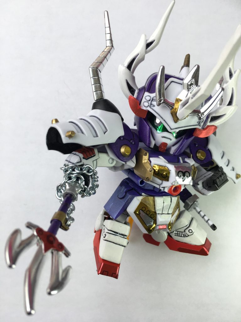 箱絵のポーズ。腕はボールジョイントミニで可動域を広げました。