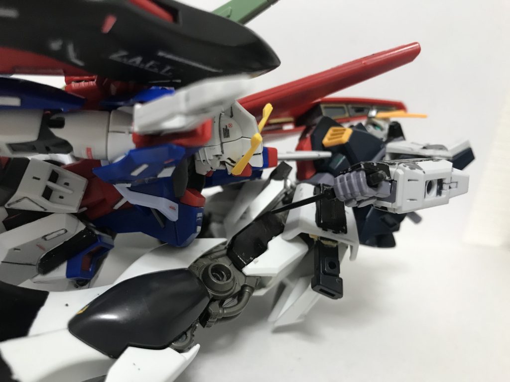 νsガンダム「…！」νsガンダムは抵抗しているものの