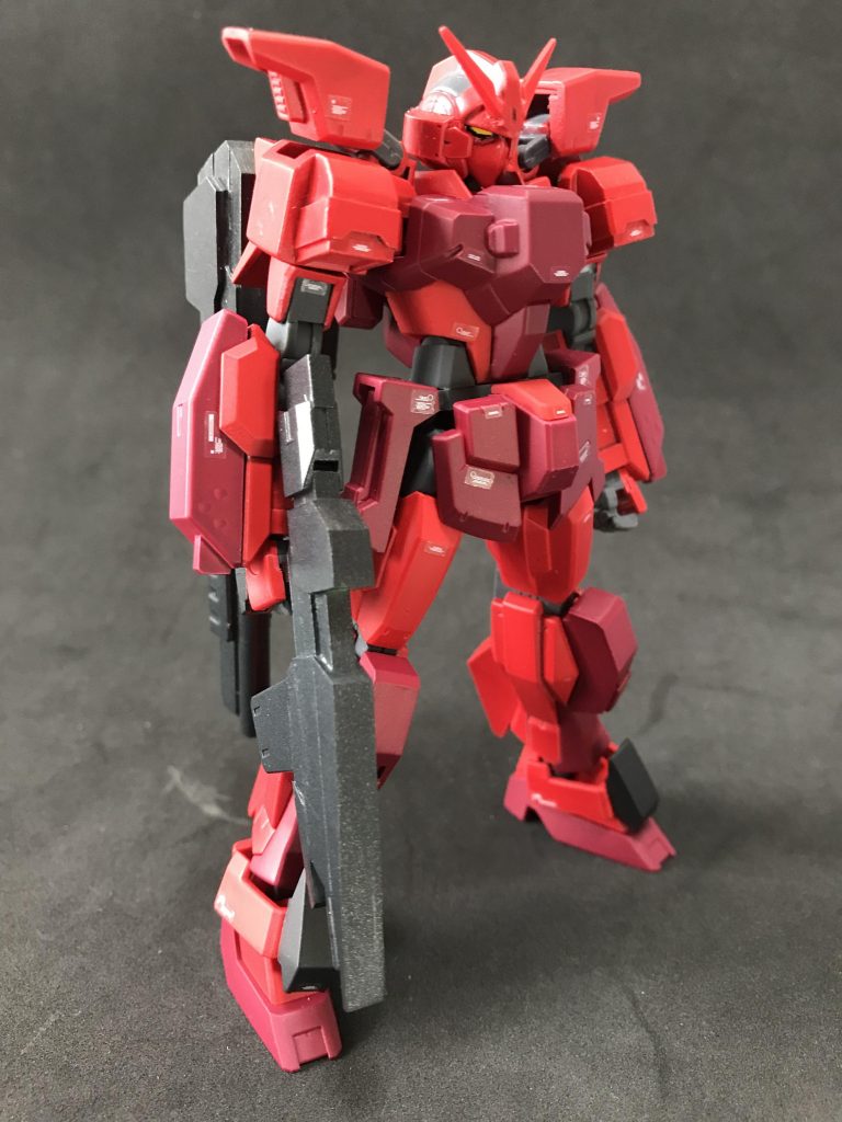 最初、武装は元のレッドウォーリアに近づけようと思っていましたがそれじゃ面白くないので腕ガトリングにしました