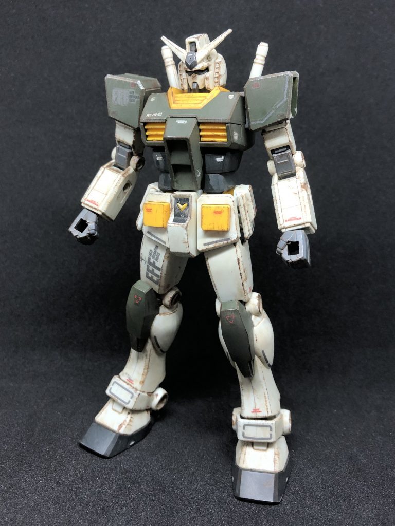 中身のEGガンダム!ダークグリーン系で塗装!アーミーな感じになればと✨デカールは手元にあったオリジン局地ガンダムのを使用!合わせ目処理とかしてません笑それでもこれだけの出来上がりになるから凄い✨