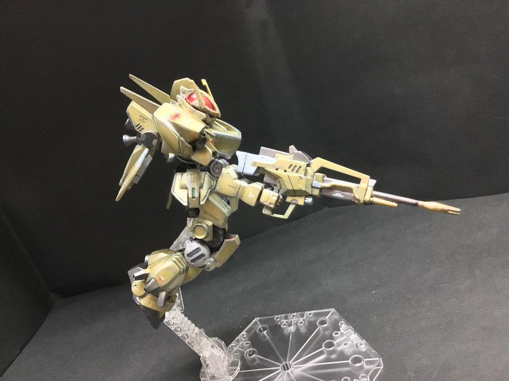 もう少々、アクションポーズで。 