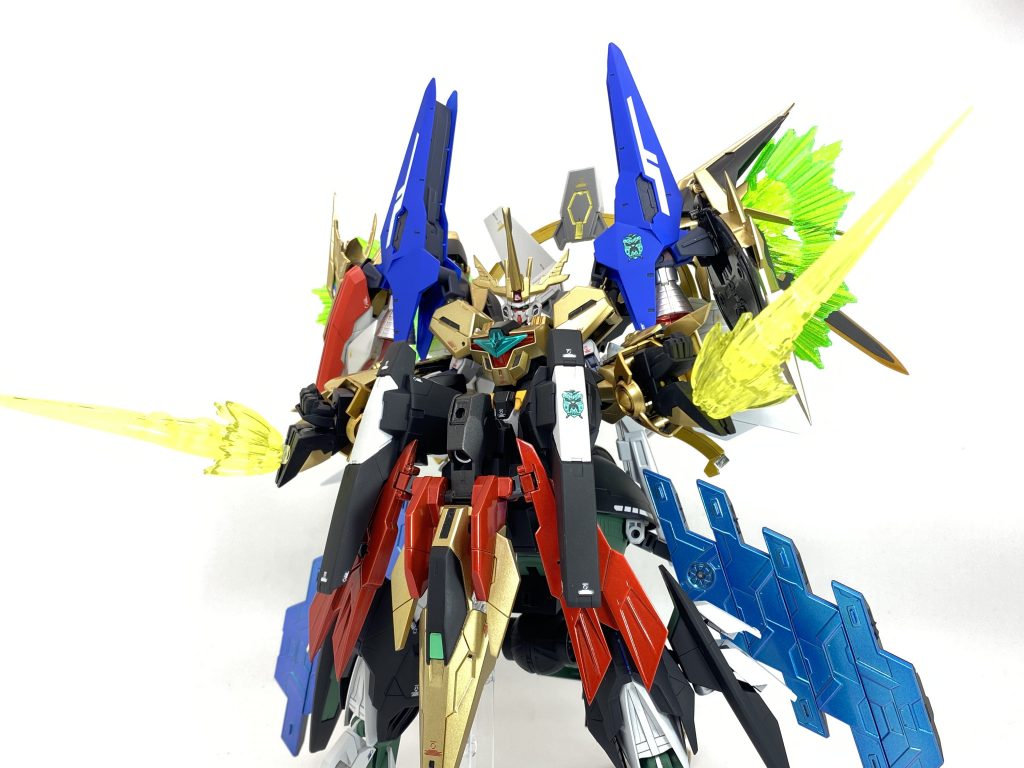 ハイパービームサーベルリライジングガンダムに搭載されていたものと同型だが出力が桁違いに強化されている。