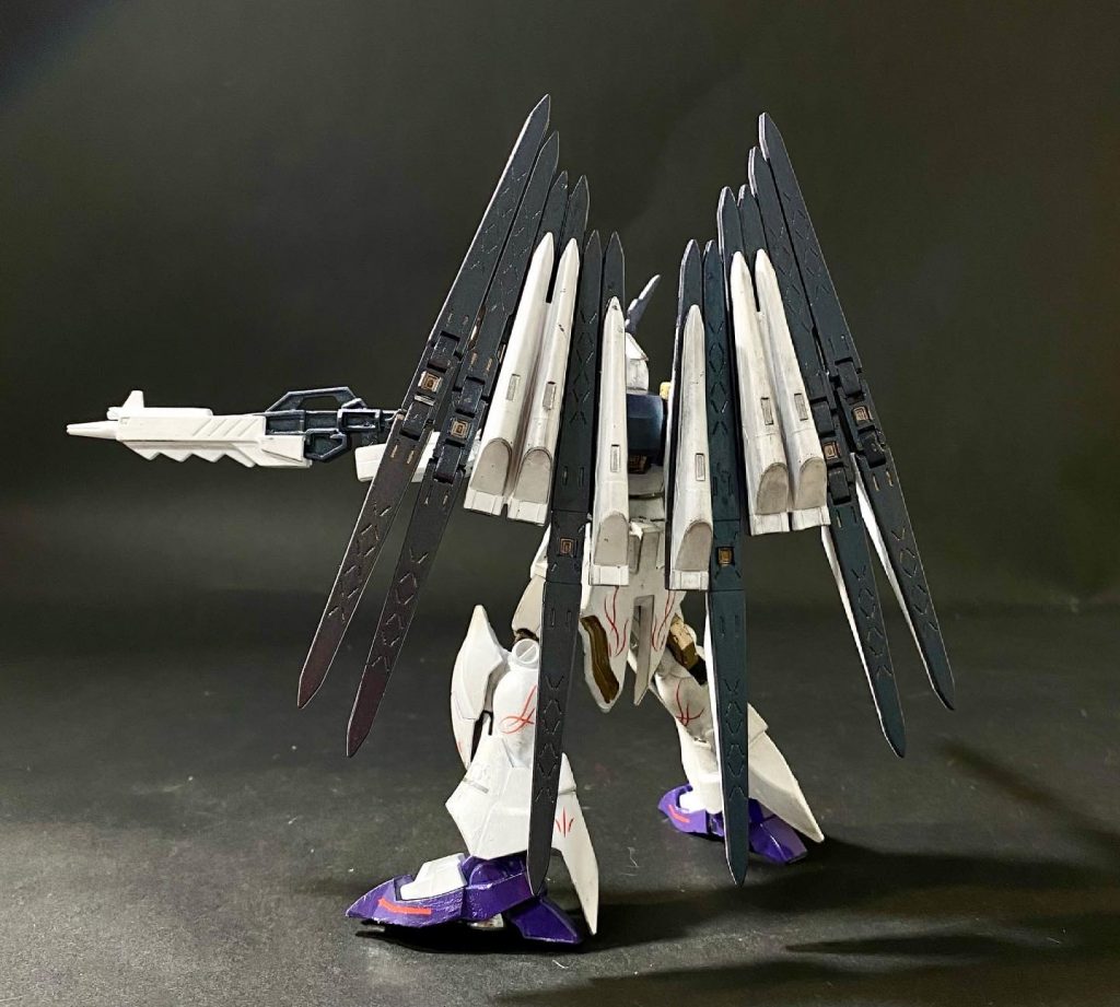 ダブルフィンファンネルにしました。足裏にバーニア増設