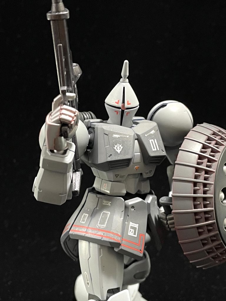 飛び道具の方が似合うかと思いゲルググのライフルを装備させました。