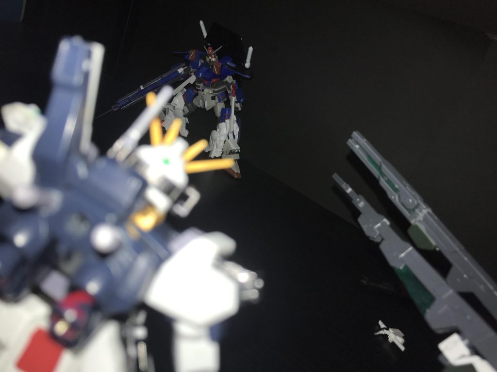 サバーニァー「こ、こいつ！」？？？「無駄ですよぉ！」