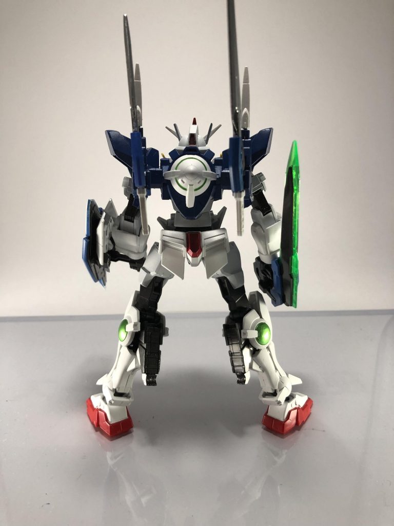 一応エクシアのフェイクアーマーということでほぼエクシアですがそのまんまだと流石につまらないんでバックパックをちょっとアヴァランチっぽくしてます。