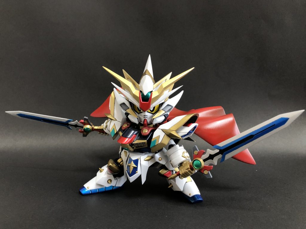 可動はまあまあですが、鎧の干渉は仕方ないです。