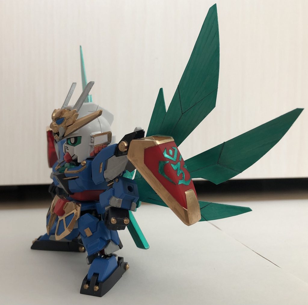 アスの鎧光の玉アスが変化した青の鎧。正しき者が纏えば、魔を絶つ力を与えるとされる。武神の前立て神通力を使えるようになる。武神の盾『アスの紋章』が刻まれており、邪悪な力を防ぐ。