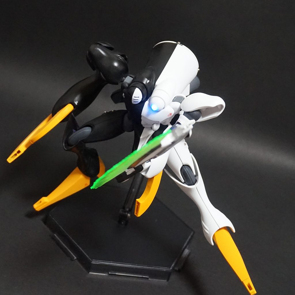 ビームアックスを構えて