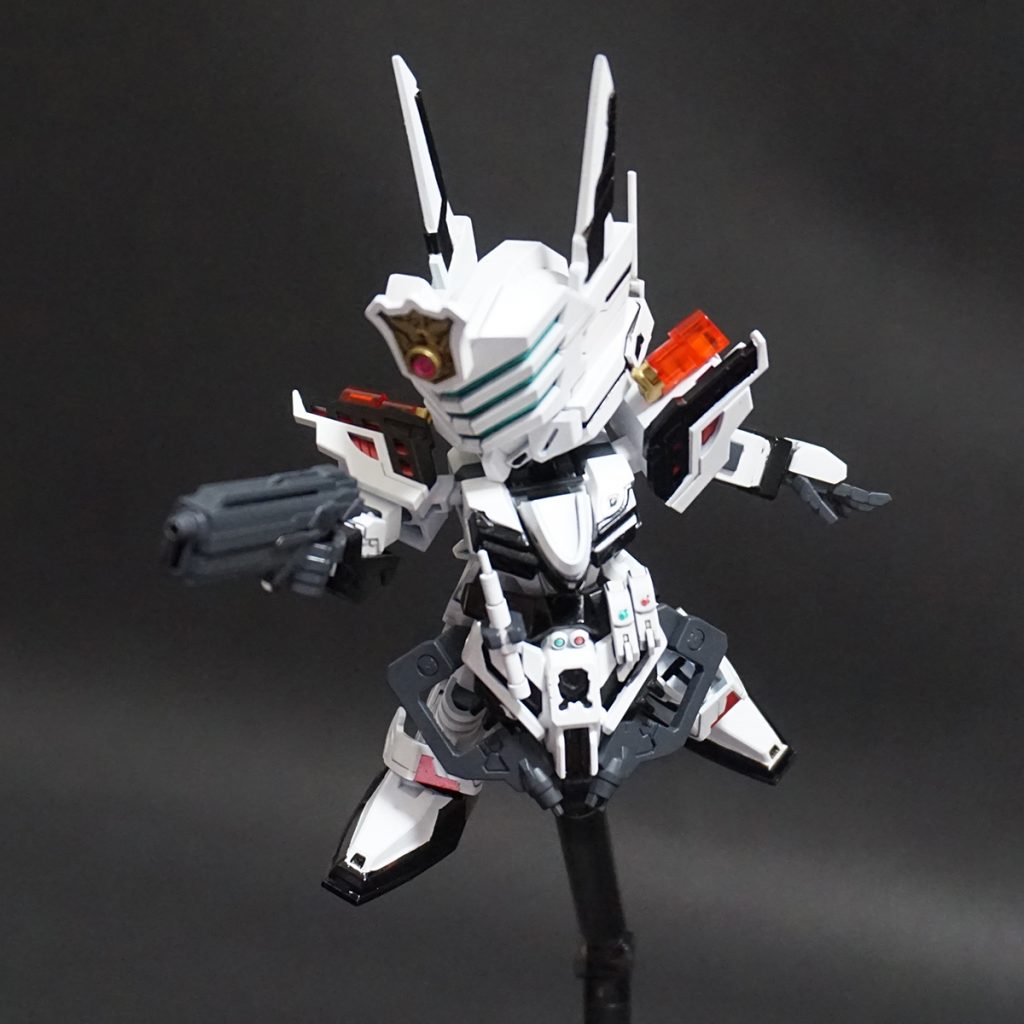 EXT-マグナムLBを構えて