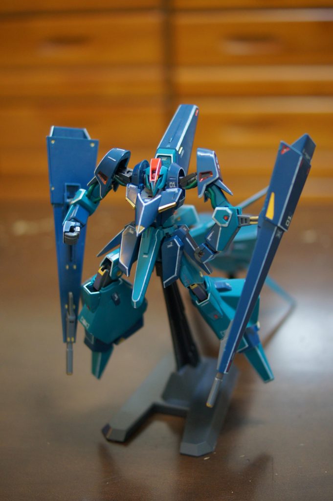 ガンダムマーカーは丸芯ではなく斜め平型のペン芯がいいです