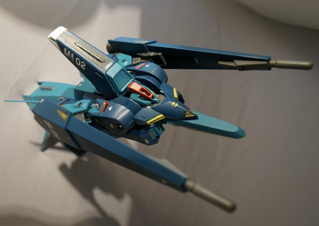 変形もバッチリ決まる良キット。