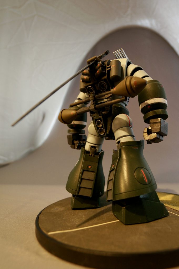 飛び道具がシュツルム・ファウスト2本だけと言うのも潔いです。ユニコーンに登場した機体も新鋭機を相手にそこそこ頑張っていました。きっとゾゴッグという機体は腕に覚えのあるパイロットが搭乗するのでしょうね。