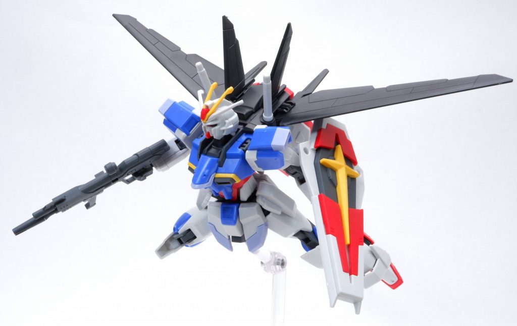 素組だと羽が黒一色なので少し寂しい。