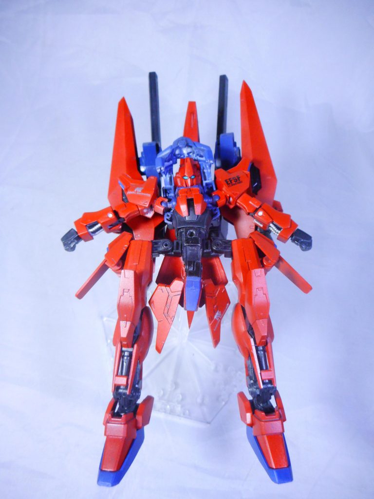 胸部を上げ足をたたみ、