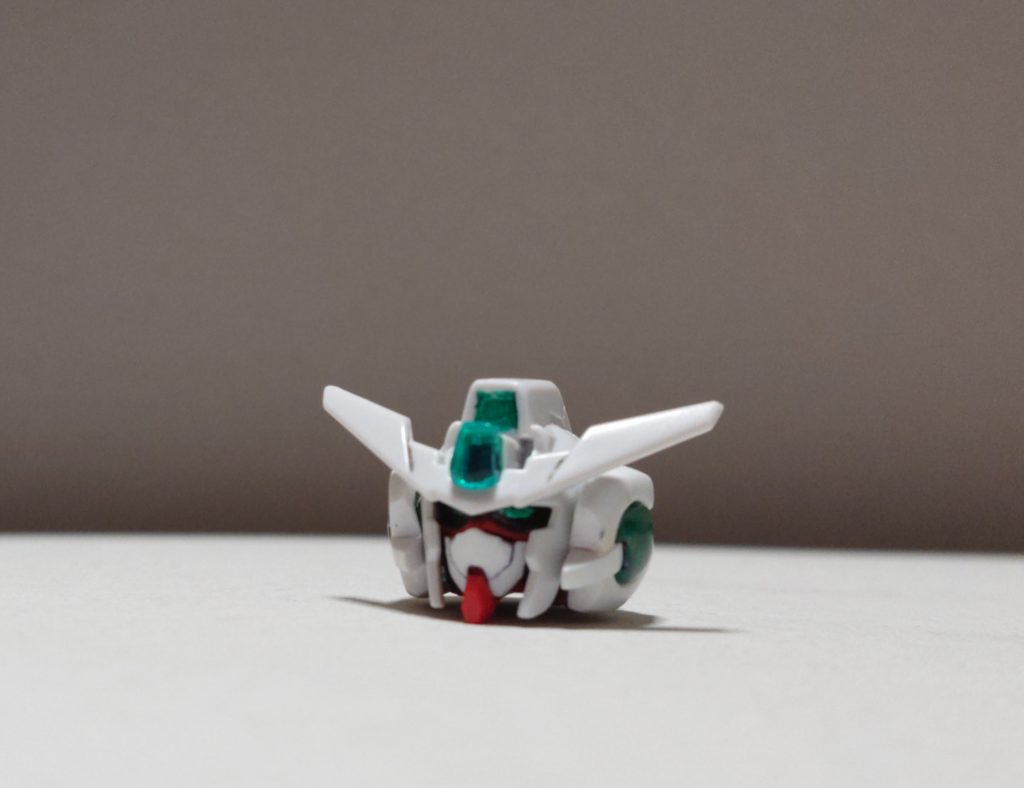 手と足を差し替える事でヘッドモードに変形。