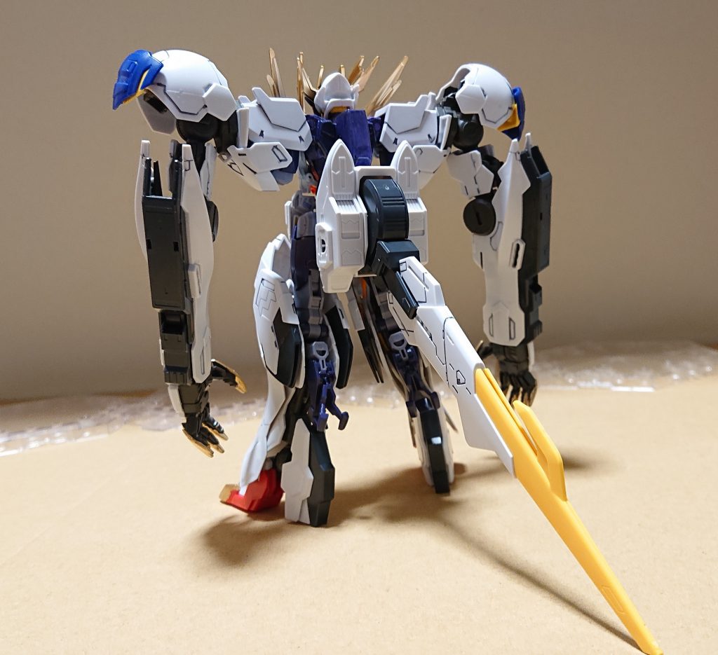 本来のルプスレクスよりも横に広がるデザインにすることでモンスター感を強調しました。