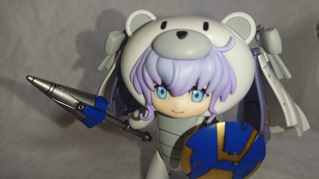 塗装は色変え部分を缶スプレー+筆塗り。髪の毛も成型色に紫の缶スプレーでグラデっぽく。あとはスミ入れをタミヤのスミ入れ塗料でササッと。