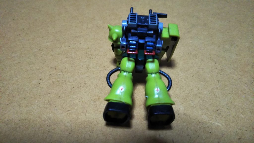 　機雷散布ポッドのアップです。　動力パイプやスラスターはもちろん、機雷まできちんと形を再現してあるところに驚きを隠せません・・・！　機雷自体は、ブルーグレーで塗装してみました。