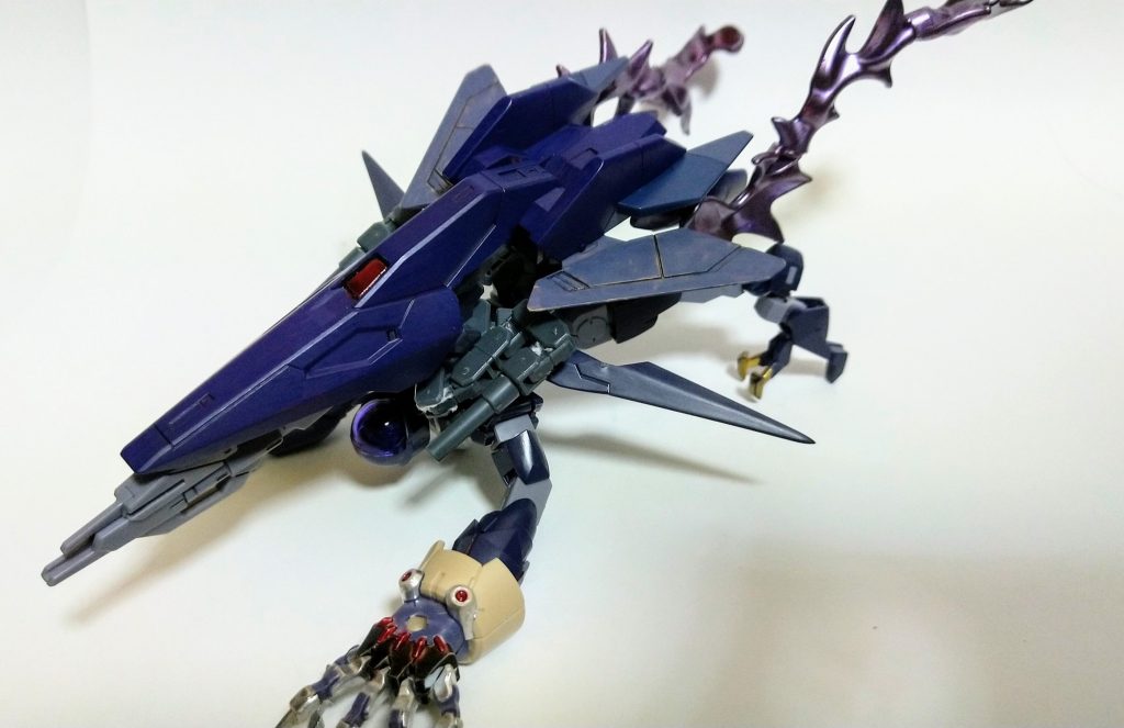 ·コアルプス地上戦に特化した形態。3つの形態のうち最も機動力に優れている。実はこれを作るためにファントムコアディフェンサーを制作しました。